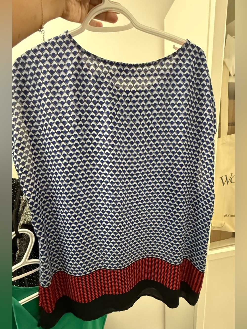 Vince Camuto Blue & Red Geometric Print Short-Sleeve Oversized Top